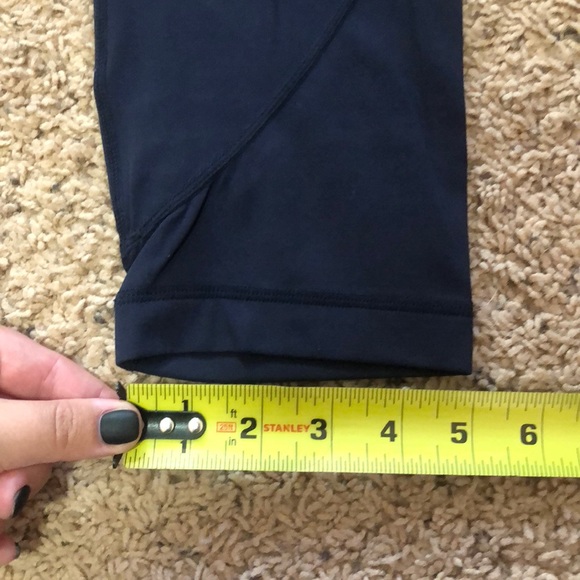 Athleta baby blue cropped spandex - Picture 3 of 6